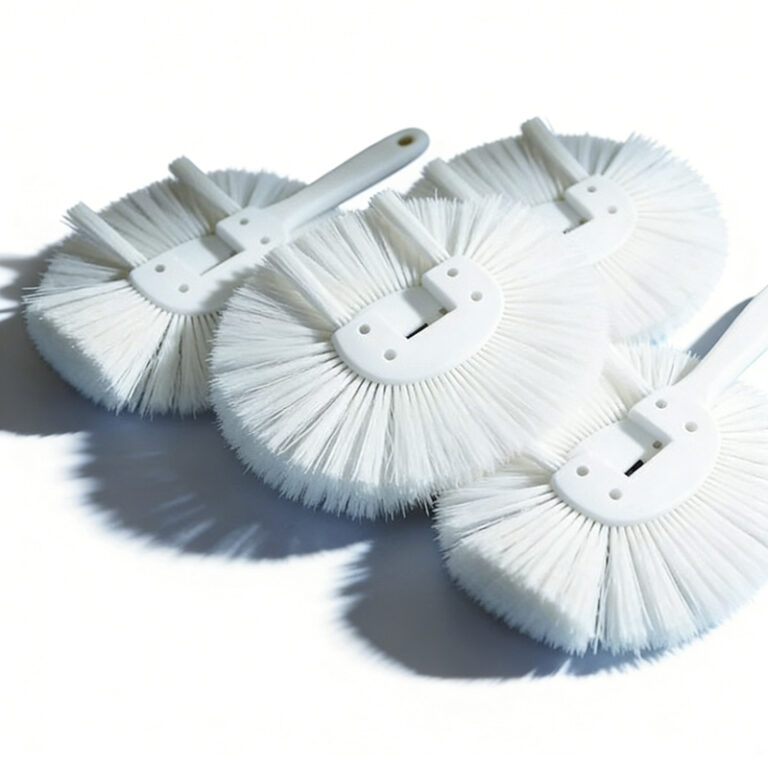 Self-Cleaning Scraper