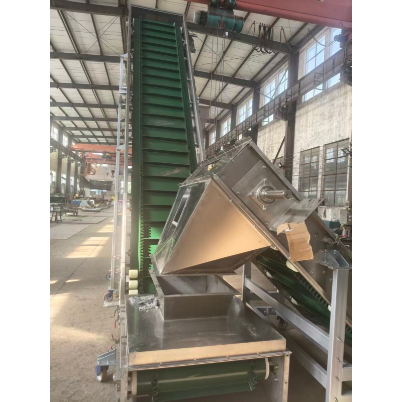 Large Angle Belt Conveyor 4